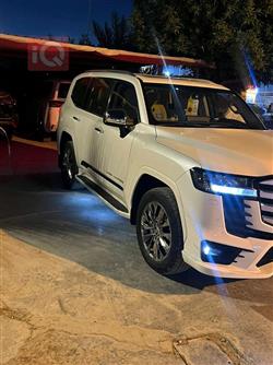 تۆیۆتا لاند کروزەر